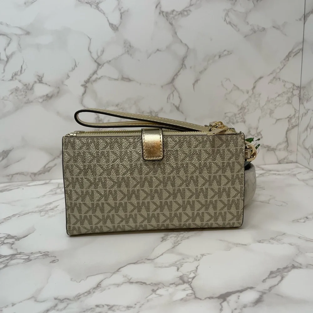 Michael Kors Wallet - Picture 3 of 7